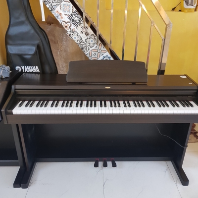 Piano Korg FC300
