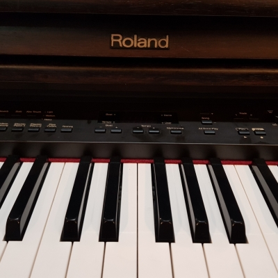 Roland HP530