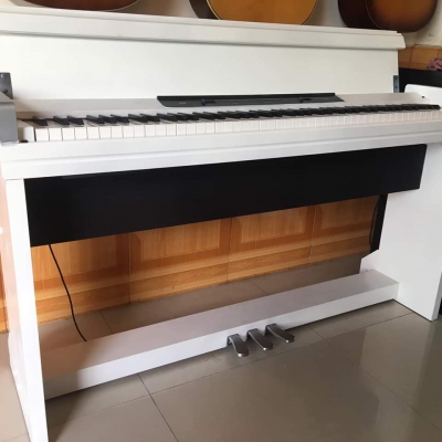 Korg trắng tinh khôi Korg trắng tinh khôi