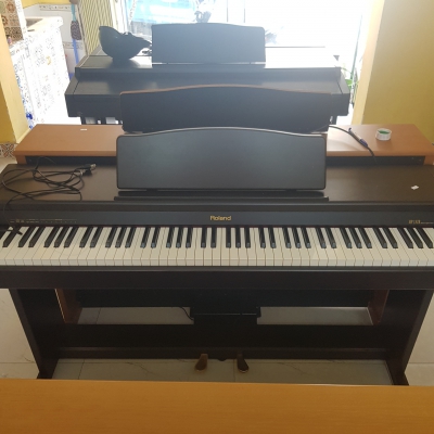 Roland HP137R Roland HP137R